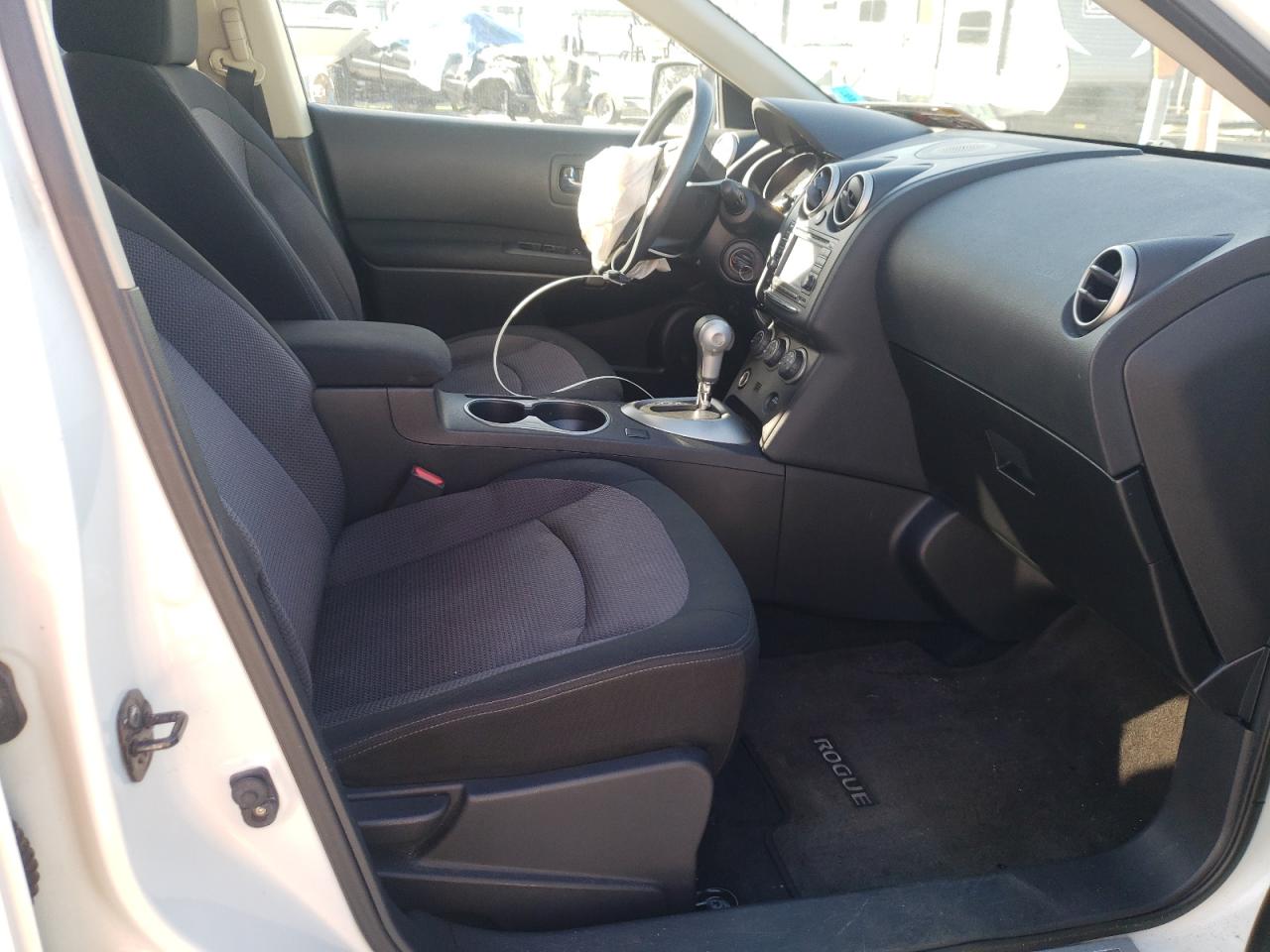 Photo 5 from auction – 2012 NISSAN ROGUE S with VIN JN8AS5MT1CW259635