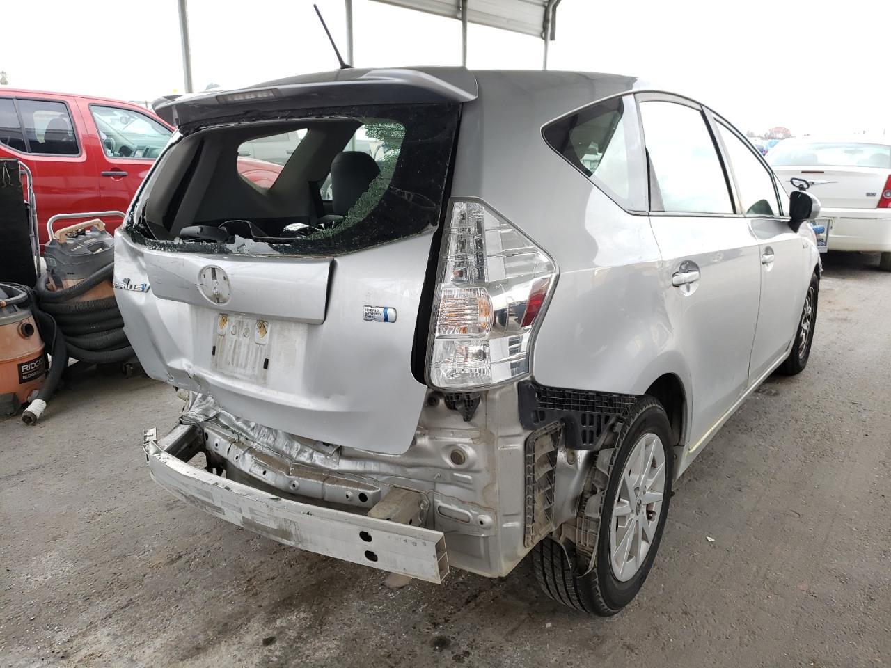 Photo 4 from auction – 2014 TOYOTA PRIUS V with VIN JTDZN3EU2EJ005708