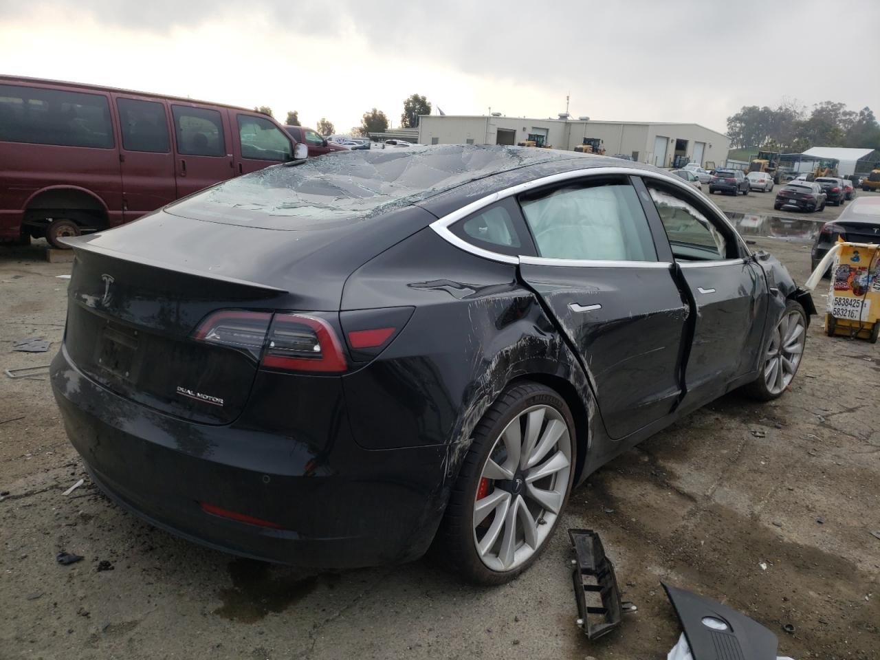 Photo 4 from auction – 2018 TSMR MODEL S with VIN 5YJ3E1EB9JF148228