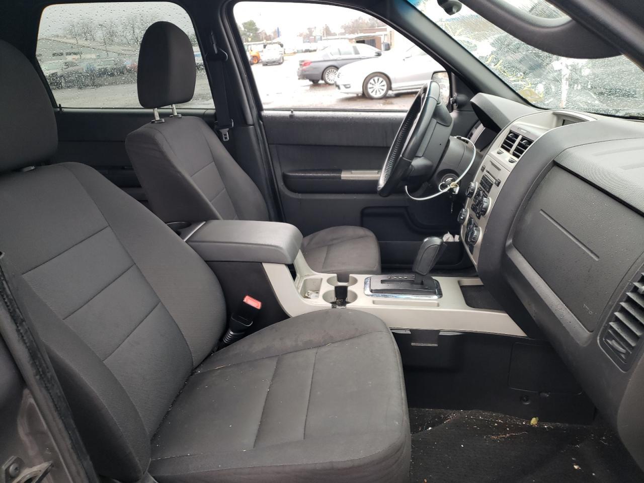 Photo 5 from auction – 2010 FORD ESCAPE XLT with VIN 1FMCU9DGXAKC77673