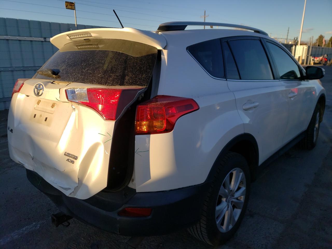 Photo 4 from auction – 2013 TOYOTA RAV4 LIMIT with VIN 2T3DFREV0DW075825