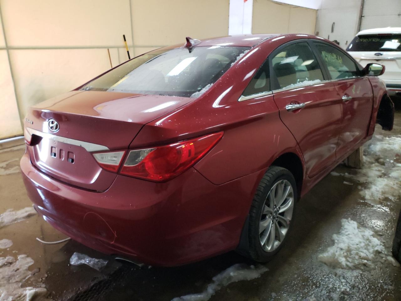 Photo 4 from auction – 2011 HYUNDAI SONATA SE with VIN 5NPEC4AC6BH162511
