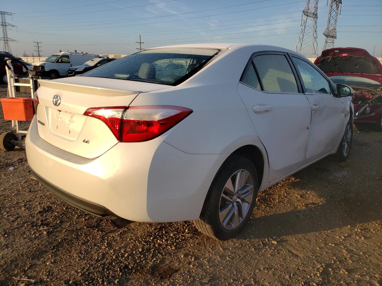 Фото 4 с аукциона – 2014 TOYOTA COROLLA EC с VIN 5YFBPRHE5EP106689
