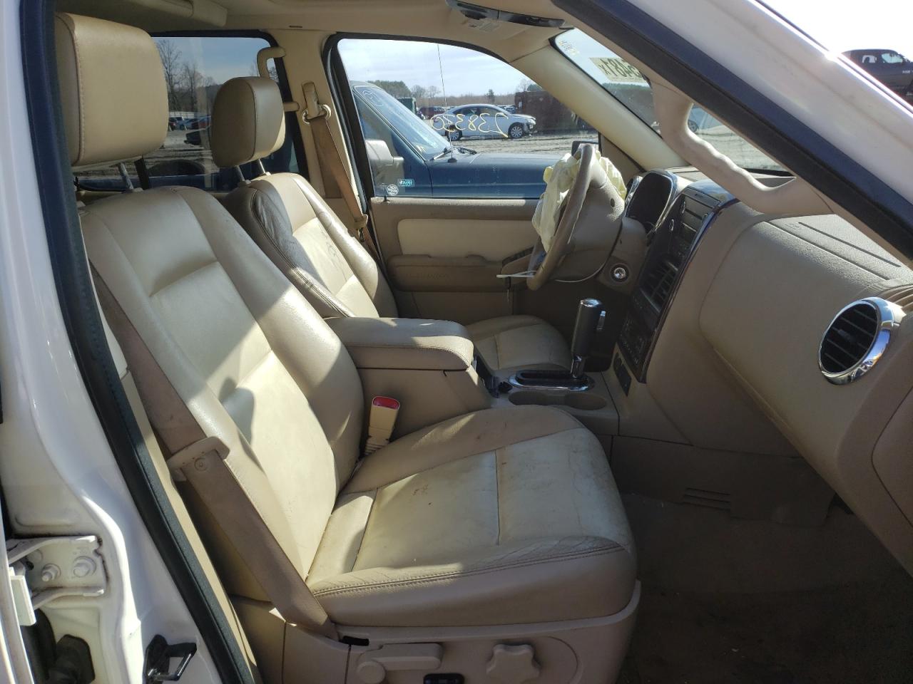 Photo 5 from auction – 2008 FORD EXPLORER L with VIN 1FMEU65828UA00769