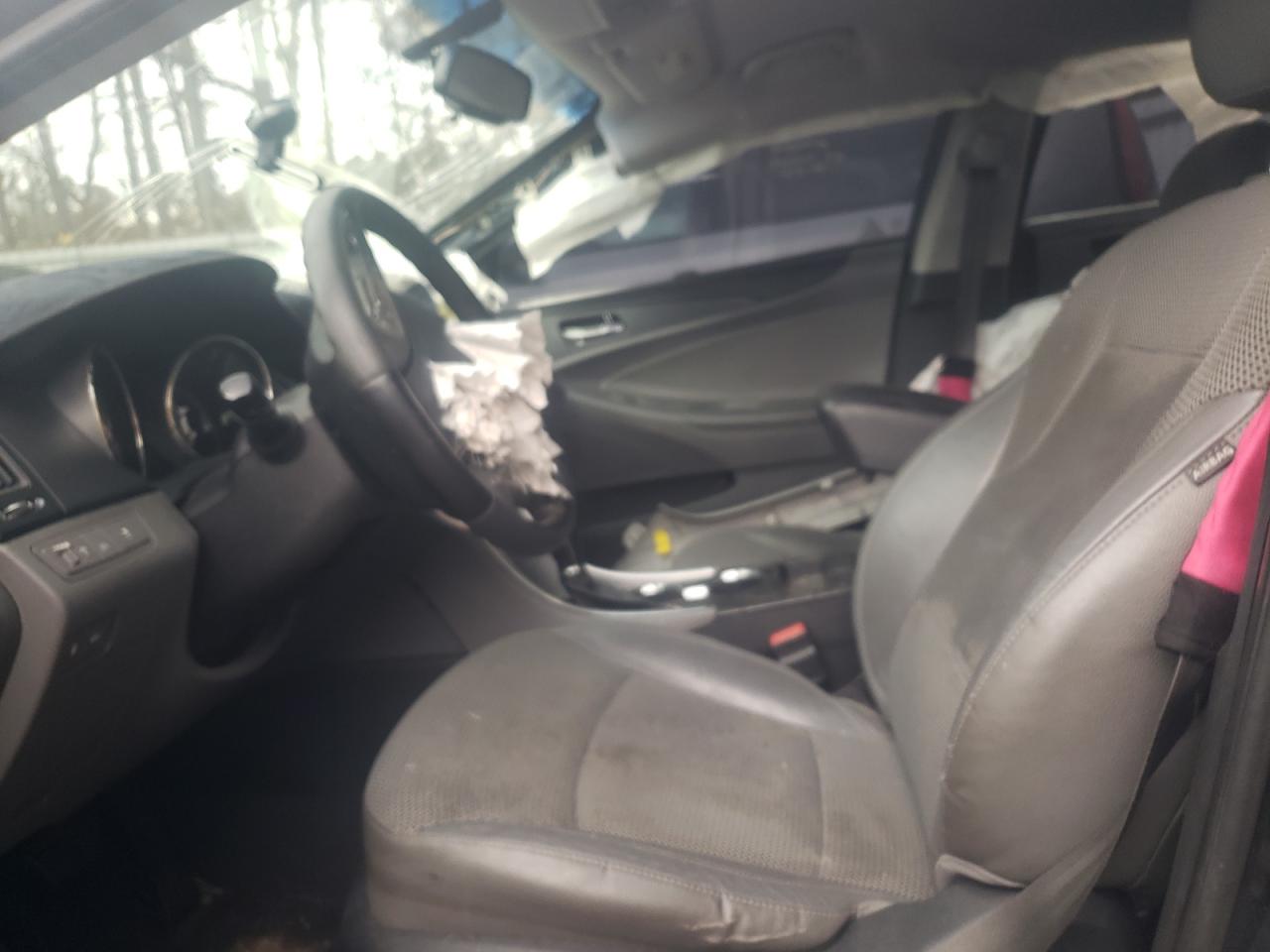 Photo 5 from auction – 2012 HYUNDAI SONATA SE with VIN 5NPEC4AB4CH369262