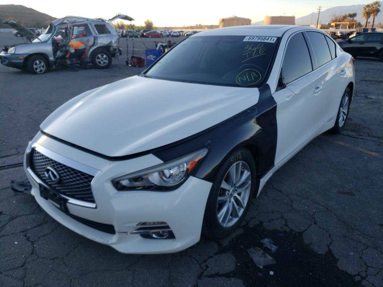 Photo 2 from auction – 2015 INFINITI Q50 BASE with VIN JN1BV7AP5FM348492