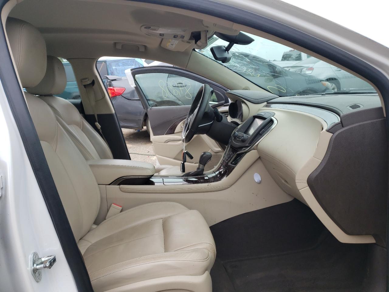 Photo 5 from auction – 2016 BUICK LACROSSE with VIN 1G4GB5G36GF102735