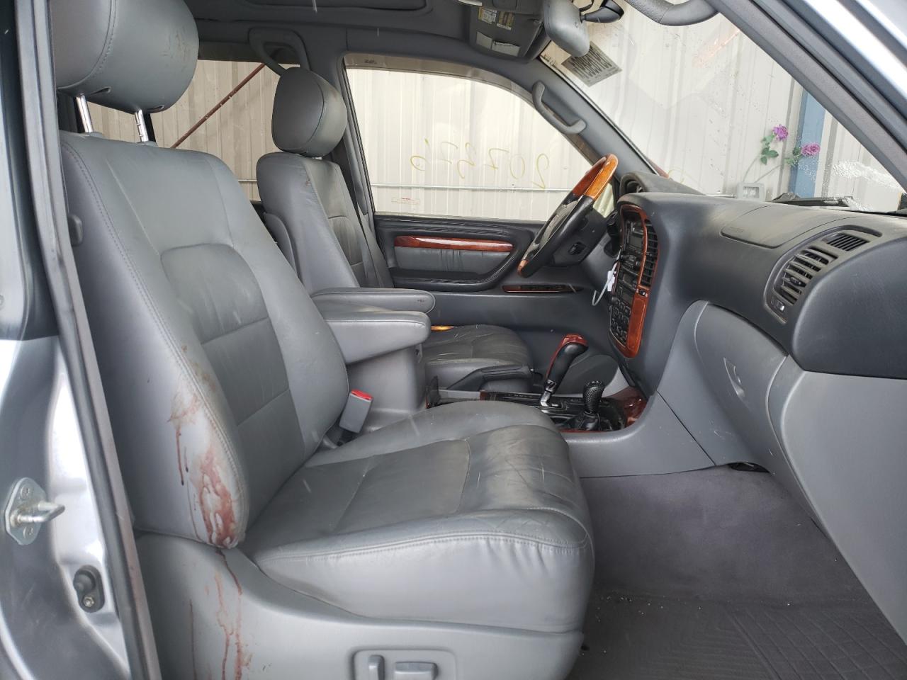Photo 5 from auction – 2001 LEXUS LX 470 with VIN JTJHT00W213503122