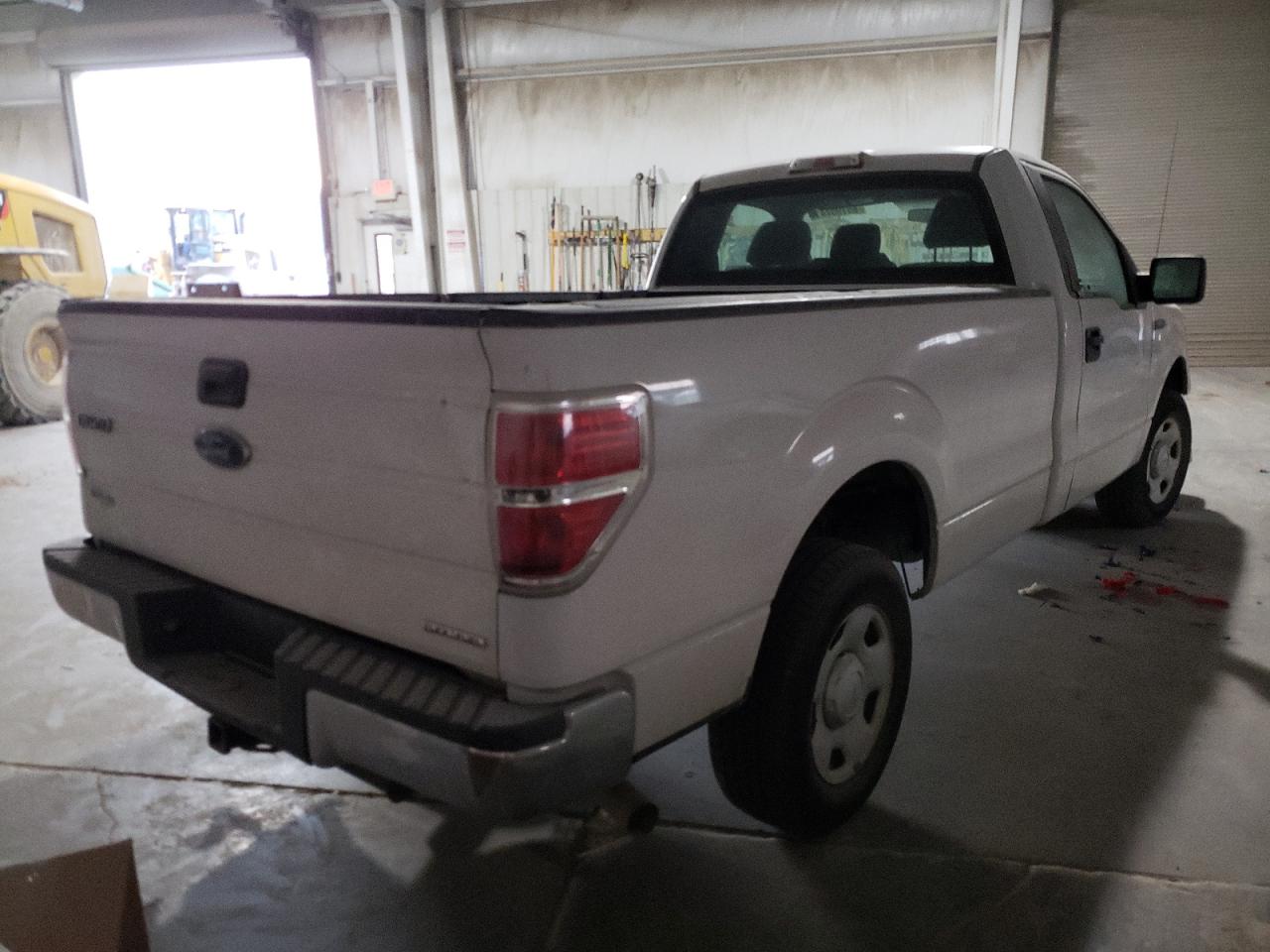 Photo 4 from auction – 2013 FORD F150 with VIN 1FTNF1CF1DKF22169
