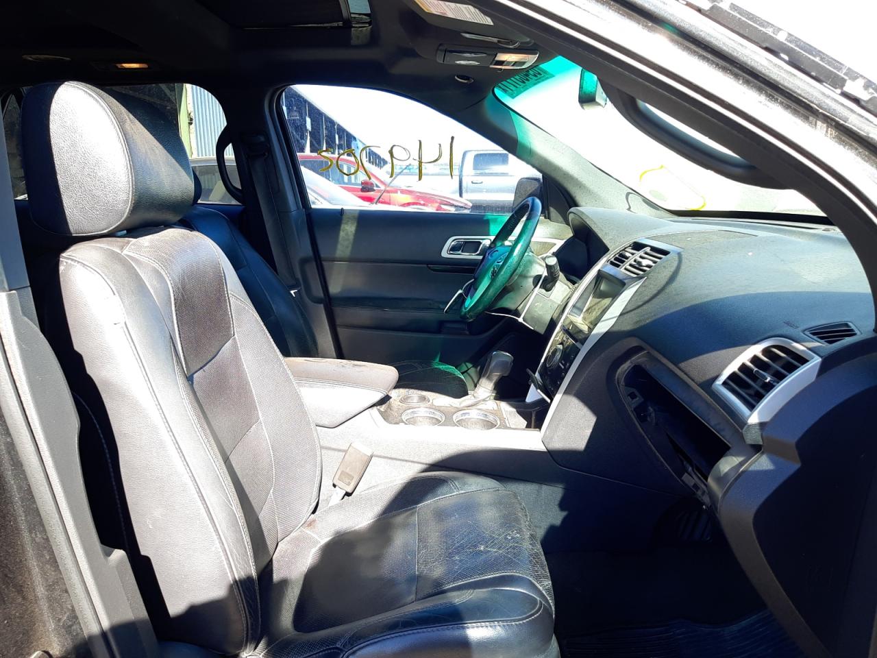 Photo 5 from auction – 2013 FORD EXPLORER L with VIN 1FM5K7F88DGA50515