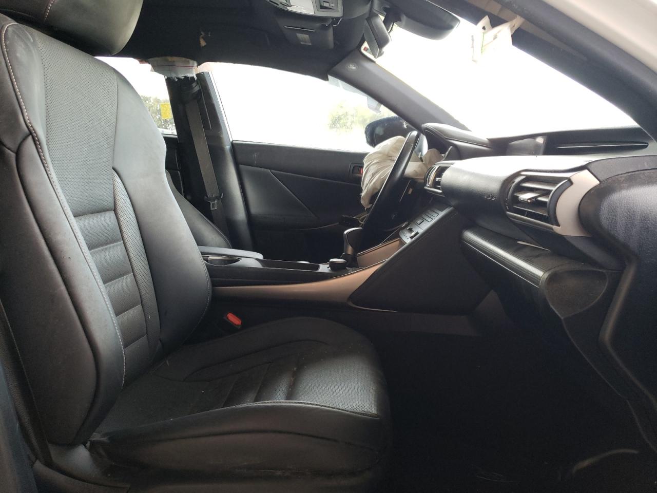 Photo 5 from auction – 2017 LEXUS IS 200T with VIN JTHBA1D2XH5049095
