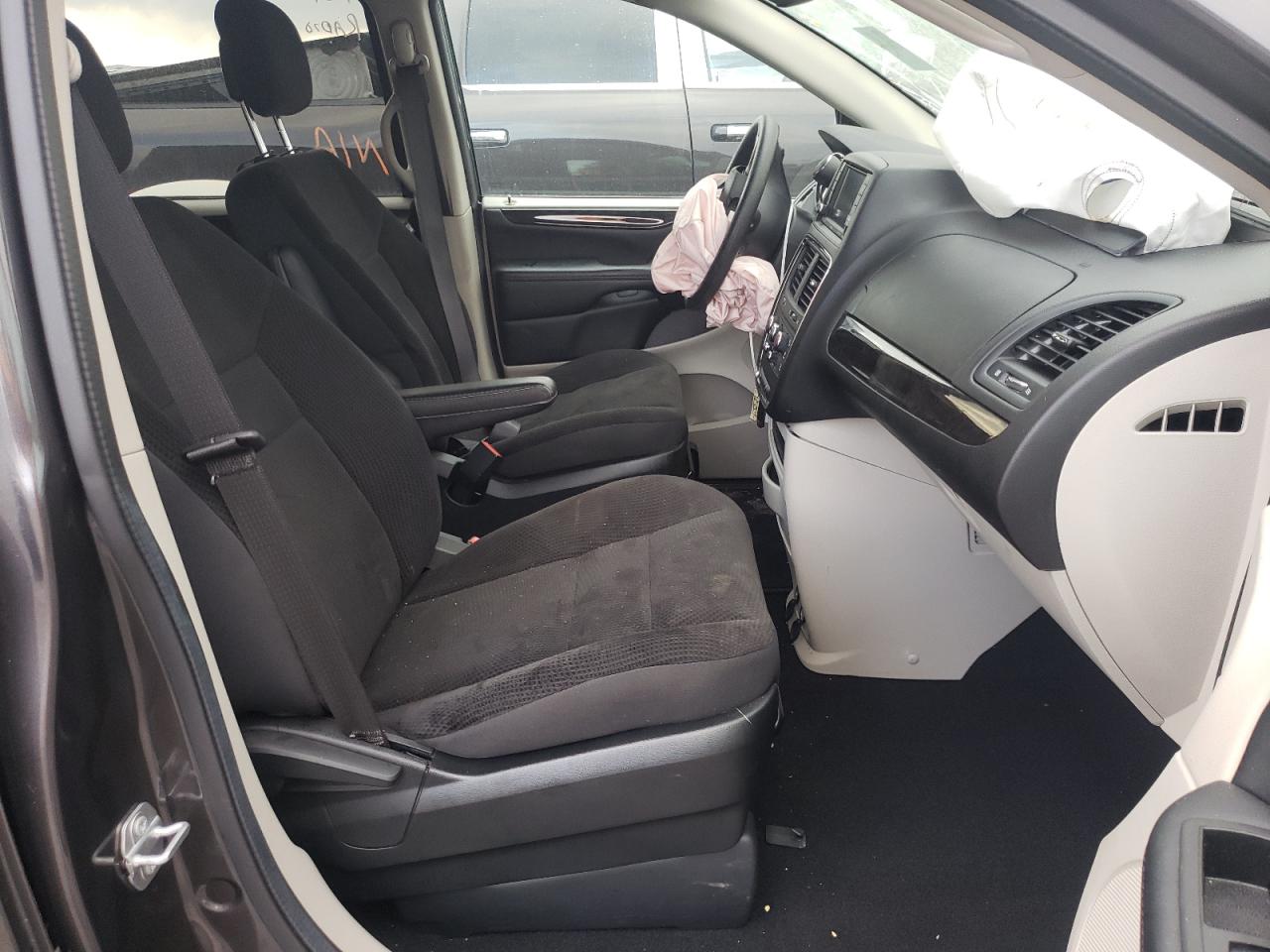 Photo 5 from auction – 2019 DODGE GRAND CARA with VIN 2C4RDGBG1KR676514