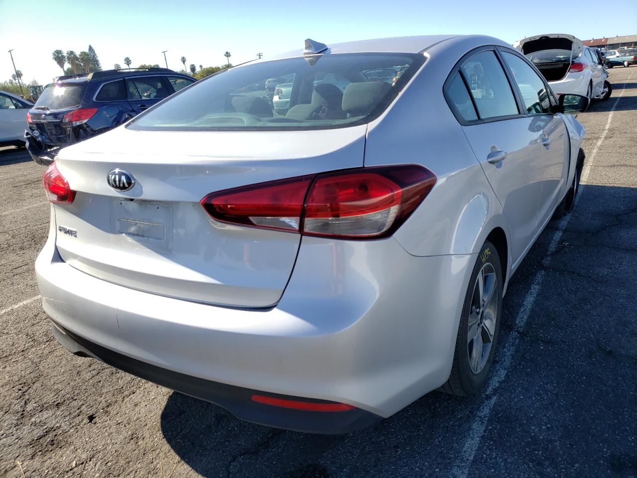 Photo 4 from auction – 2018 KIA FORTE LX with VIN 3KPFL4A72JE234153