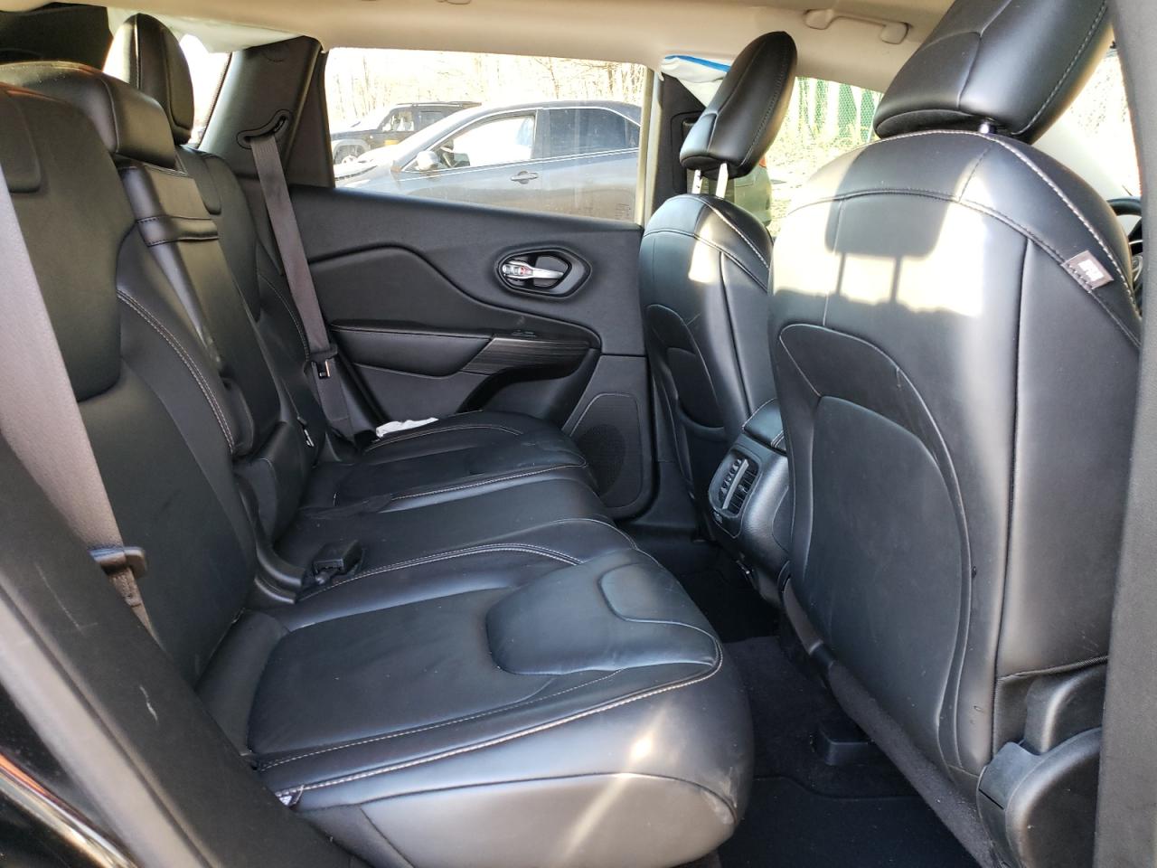 Photo 6 from auction – 2016 JEEP CHEROKEE L with VIN 1C4PJMDS8GW252164