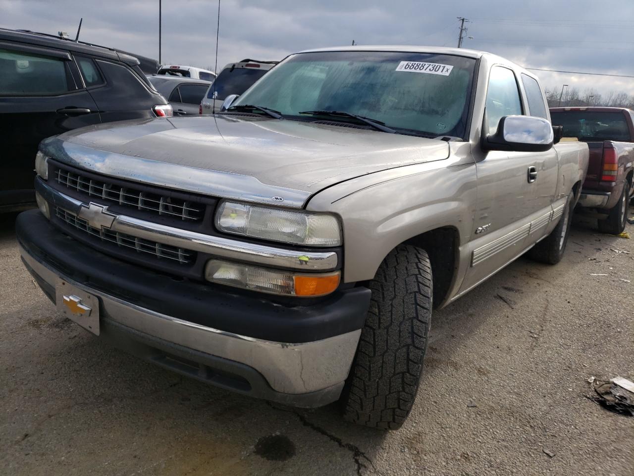 Photo 2 from auction – 2002 CHEVROLET SILVERADO with VIN 2GCEC19V921111185