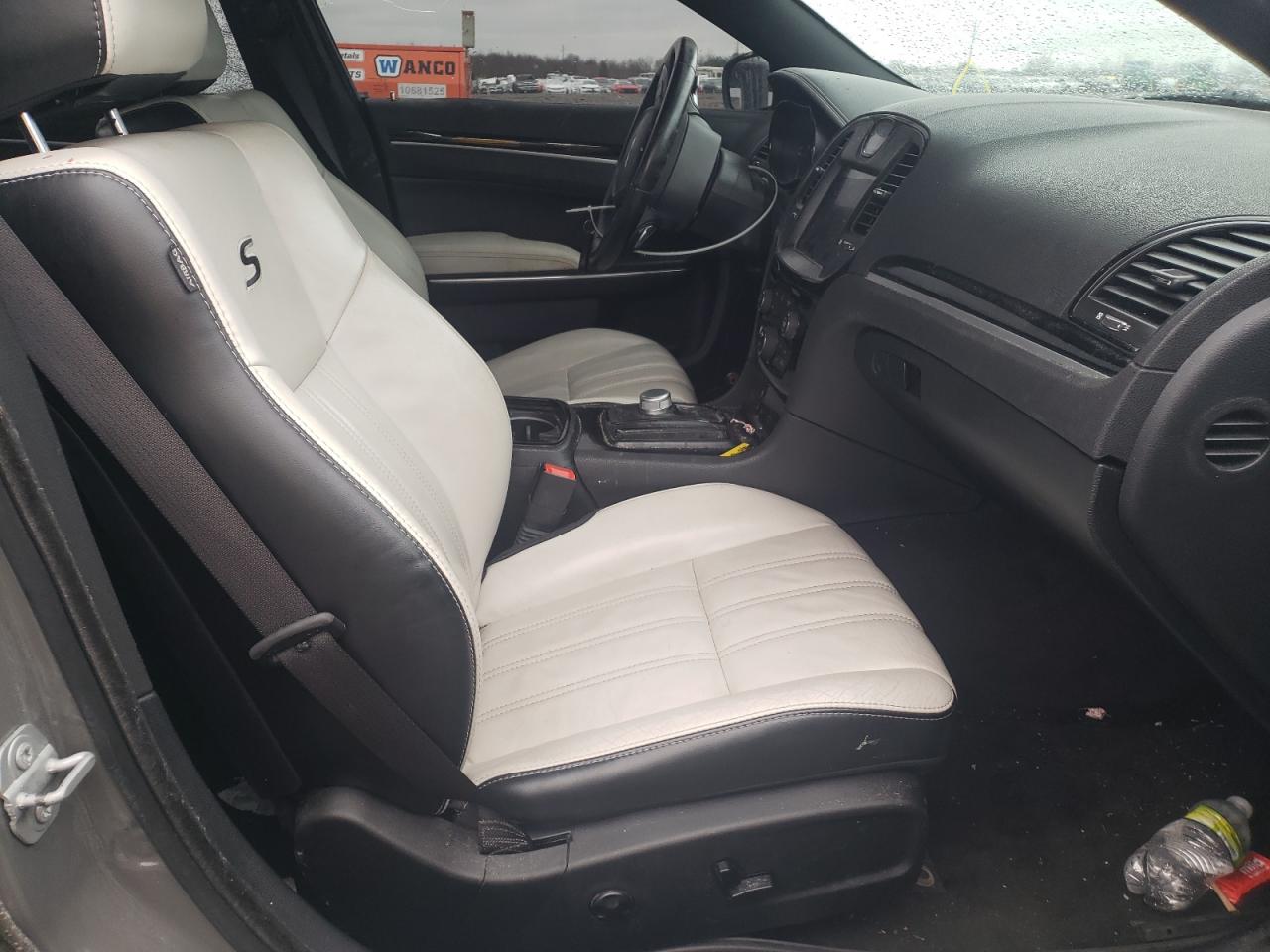 Photo 5 from auction – 2017 CHRYSLER 300 S with VIN 2C3CCABGXHH530654