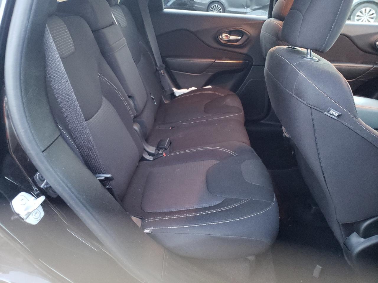 Photo 6 from auction – 2016 JEEP CHEROKEE L with VIN 1C4PJMCB6GW366584