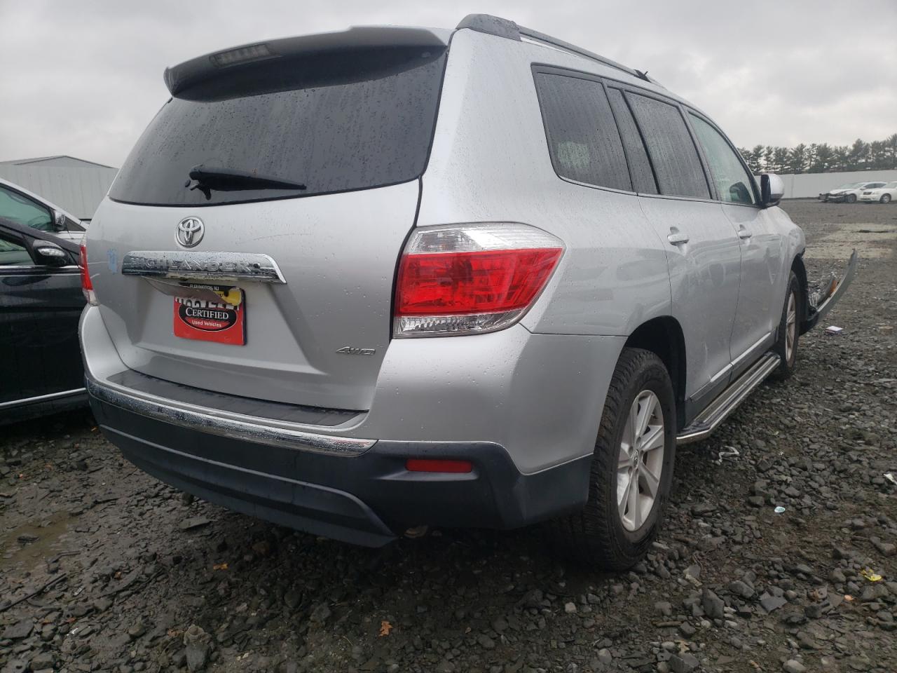 Photo 4 from auction – 2011 TOYOTA HIGHLANDER with VIN 5TDBK3EH2BS076953