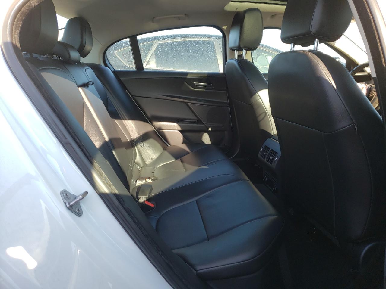 Photo 6 from auction – 2017 JAGUAR XE with VIN SAJAR4BG0HA966738