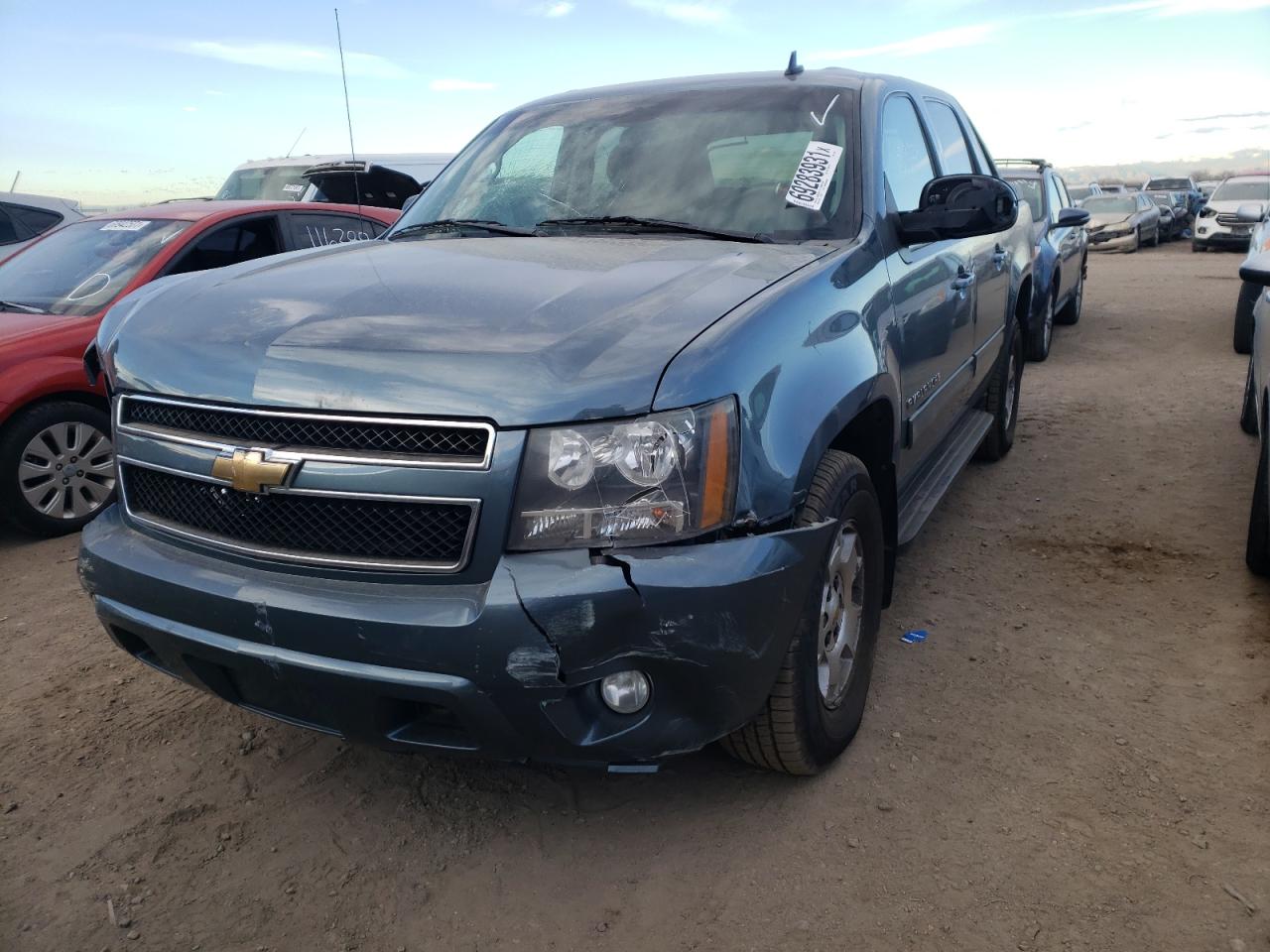 Photo 2 from auction – 2010 CHEVROLET AVALANCHE with VIN 3GNVKFE08AG139535