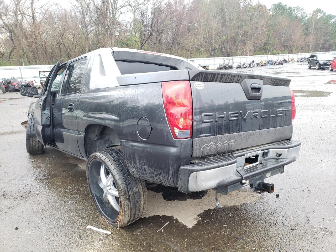 Photo 3 from auction – 2003 CHEVROLET AVALANCHE with VIN 3GNEC13T23G226587