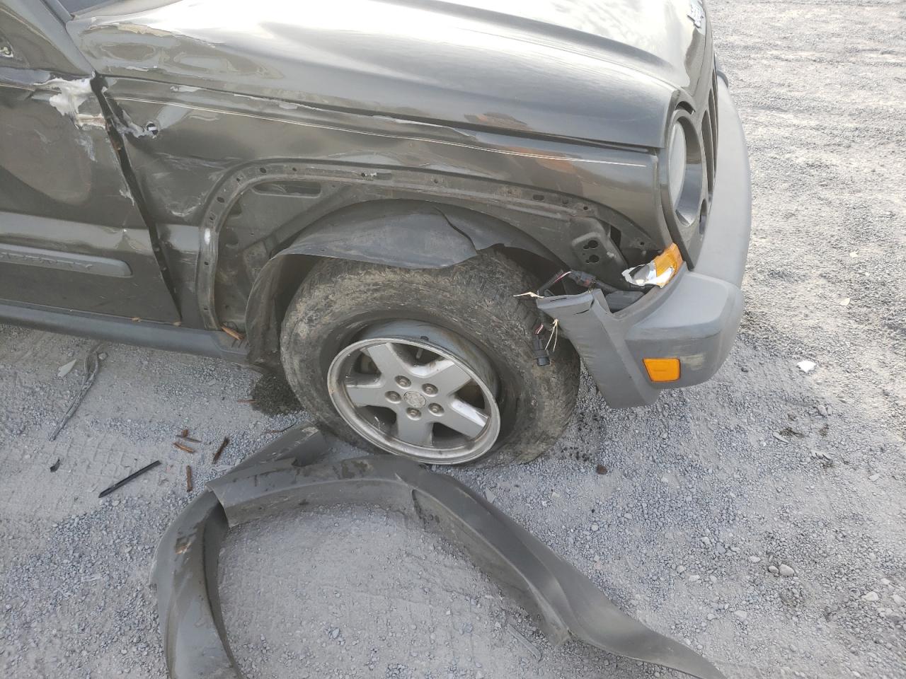 Photo 9 from auction – 2006 JEEP LIBERTY SP with VIN 1J4GL48K16W284497