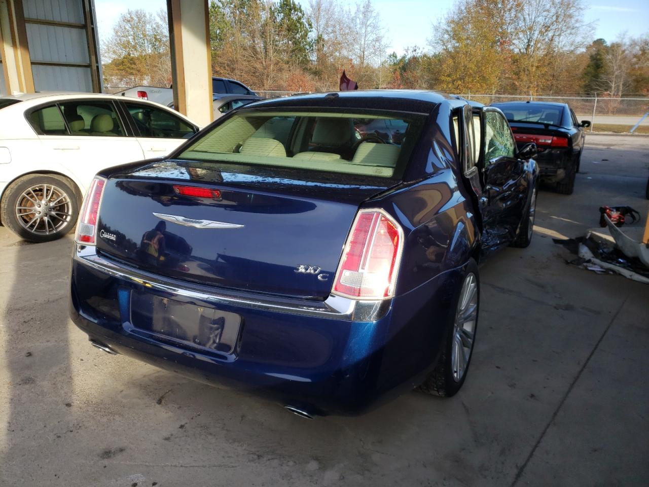 Фото 4 с аукциона – 2013 CHRYSLER 300C с VIN 2C3CCAEG0DH575060