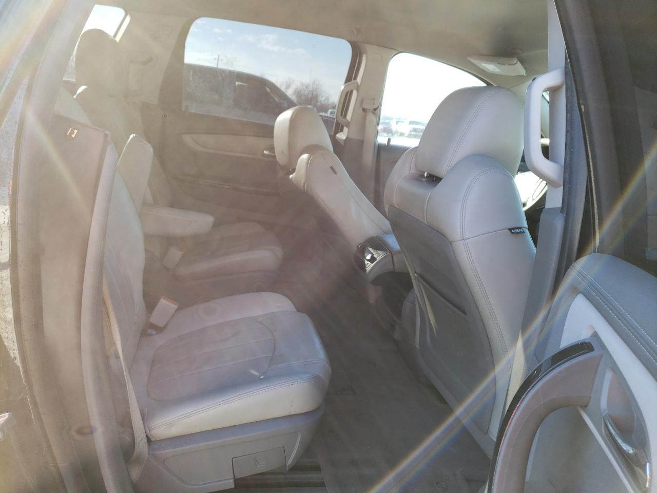 Photo 6 from auction – 2015 CHEVROLET TRAVERSE L with VIN 1GNKVJKD3FJ270205