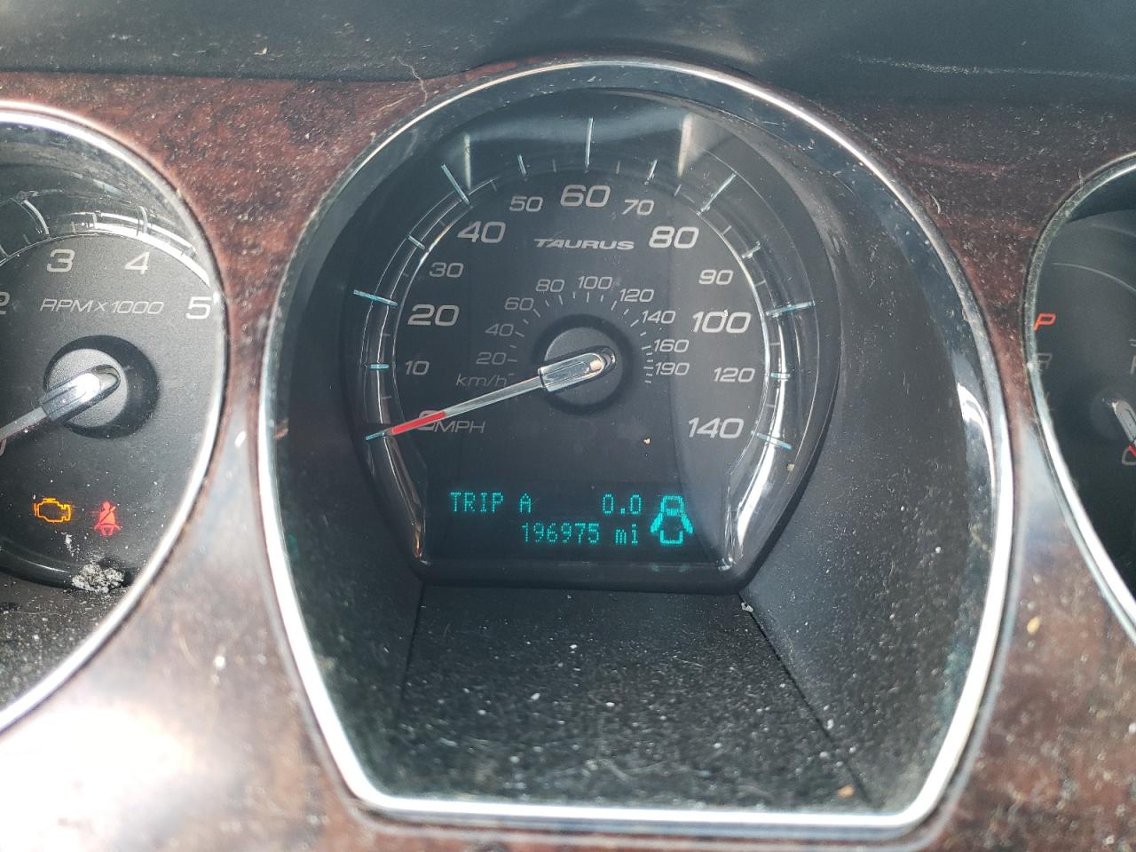 Photo 8 from auction – 2010 FORD TAURUS SEL with VIN 1FAHP2EW0AG142838