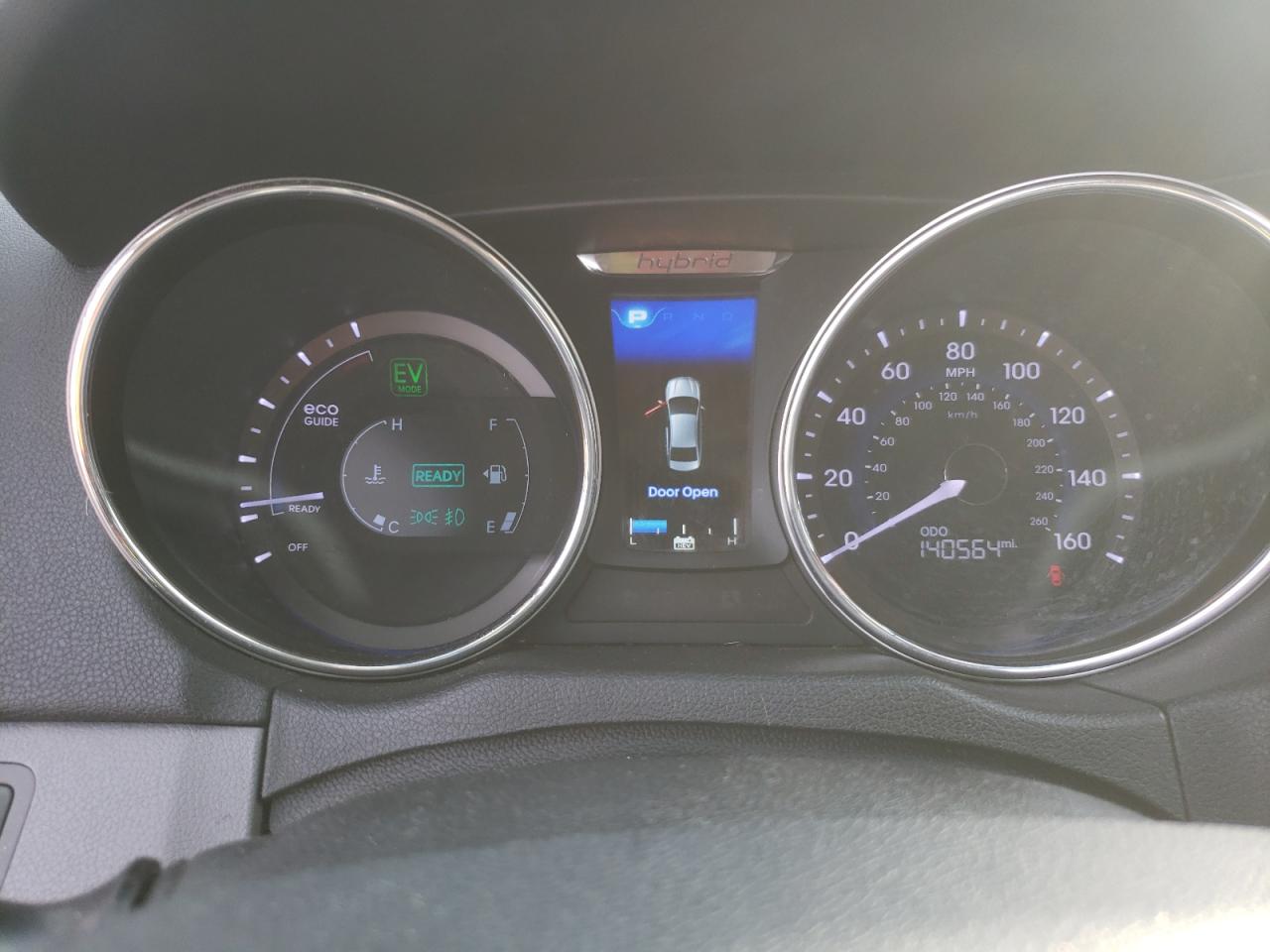 Photo 8 from auction – 2015 HYUNDAI SONATA HYB with VIN KMHEC4A49FA135403