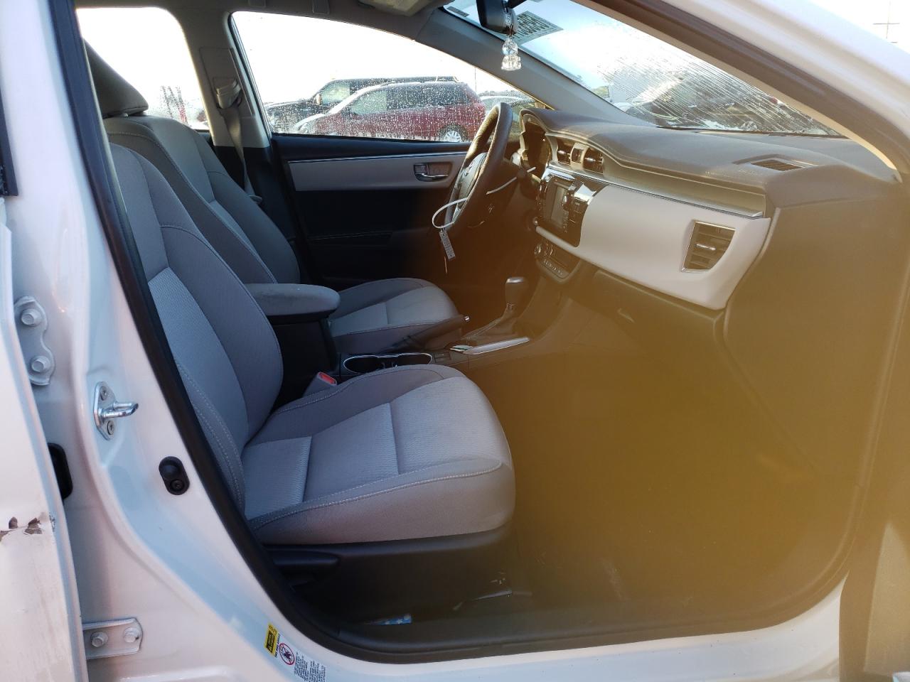 Фото 5 с аукциона – 2014 TOYOTA COROLLA EC с VIN 5YFBPRHE5EP106689