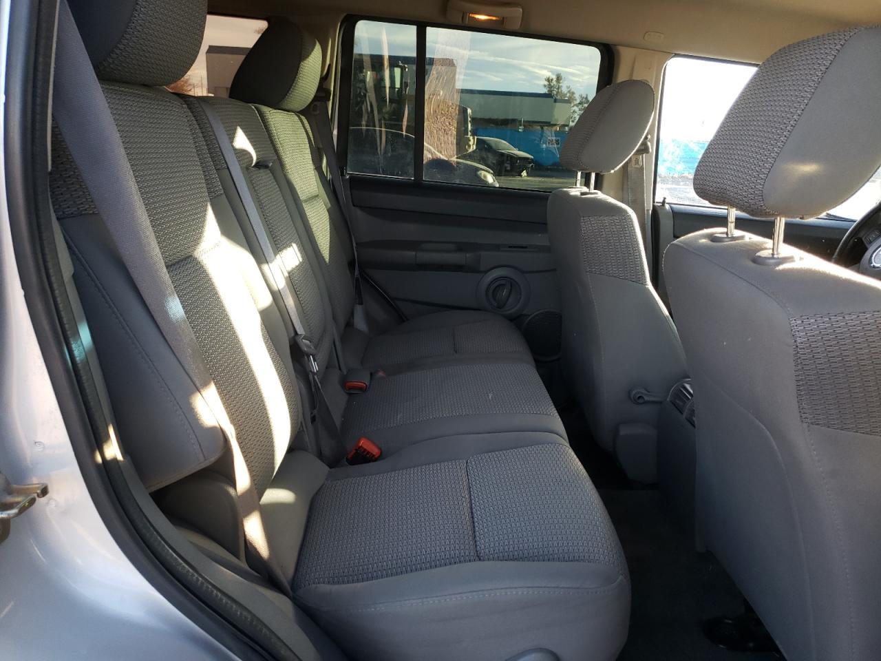 Photo 6 from auction – 2007 JEEP COMMANDER with VIN 1J8HG48K07C598801