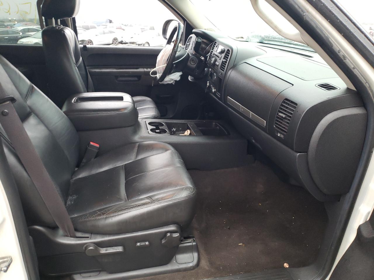 Photo 5 from auction – 2011 CHEVROLET SILVERADO with VIN 3GCPKSE31BG380875