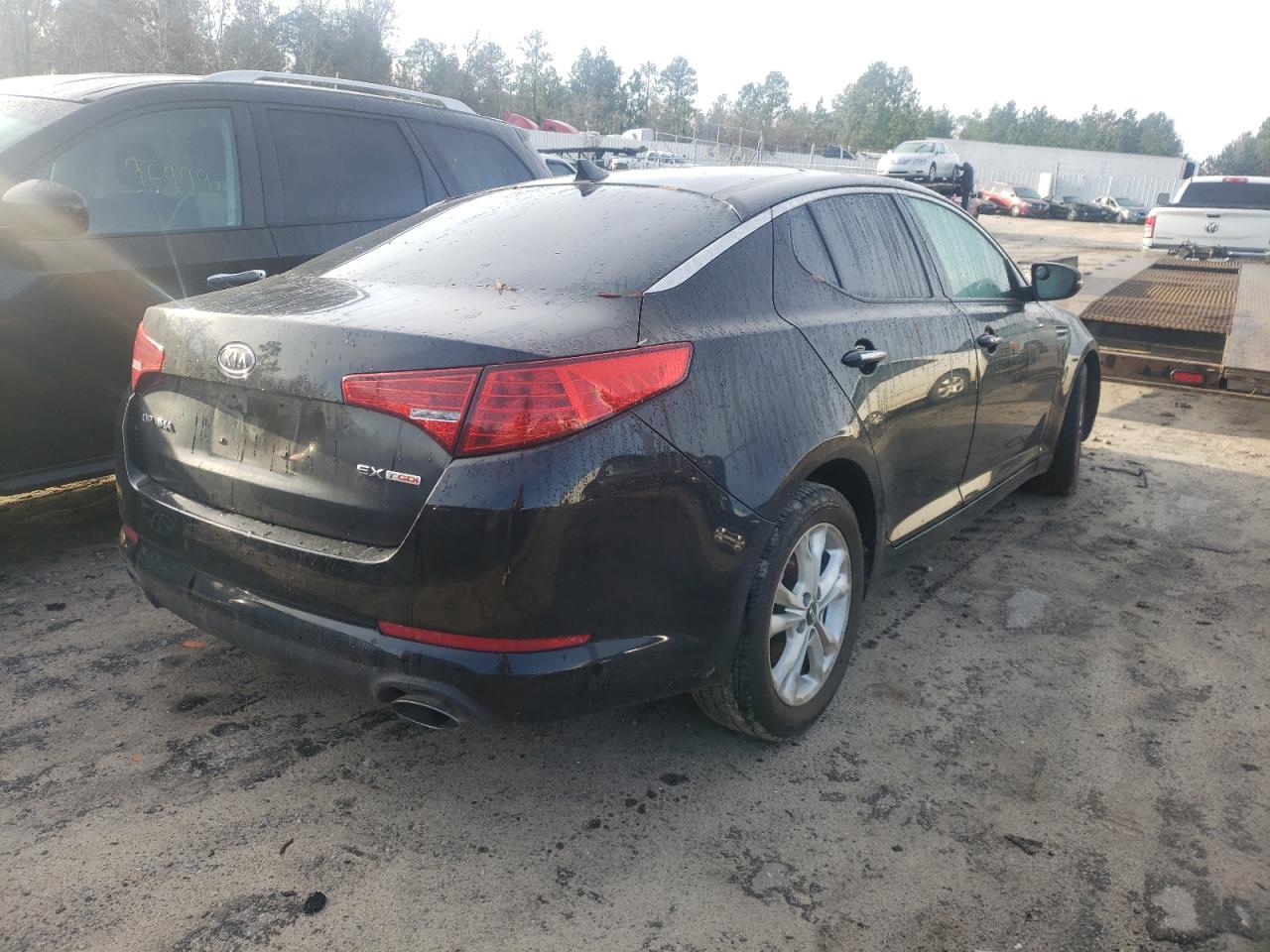Photo 4 from auction – 2011 KIA OPTIMA EX with VIN KNAGN4A66B5136744