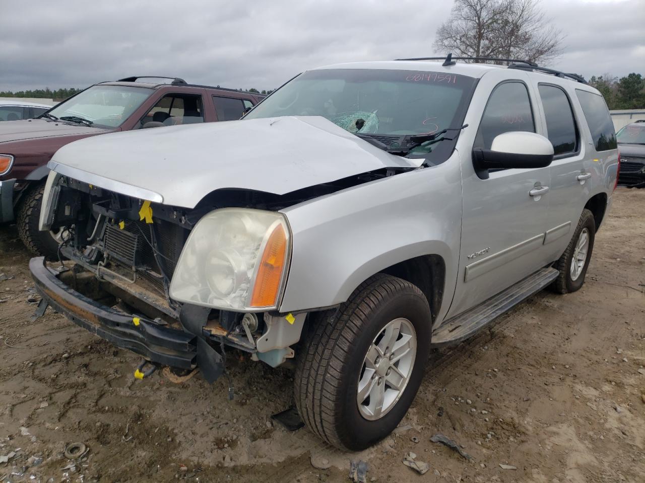 Photo 2 from auction – 2011 GMC YUKON SLT with VIN 1GKS1CE07BR111700