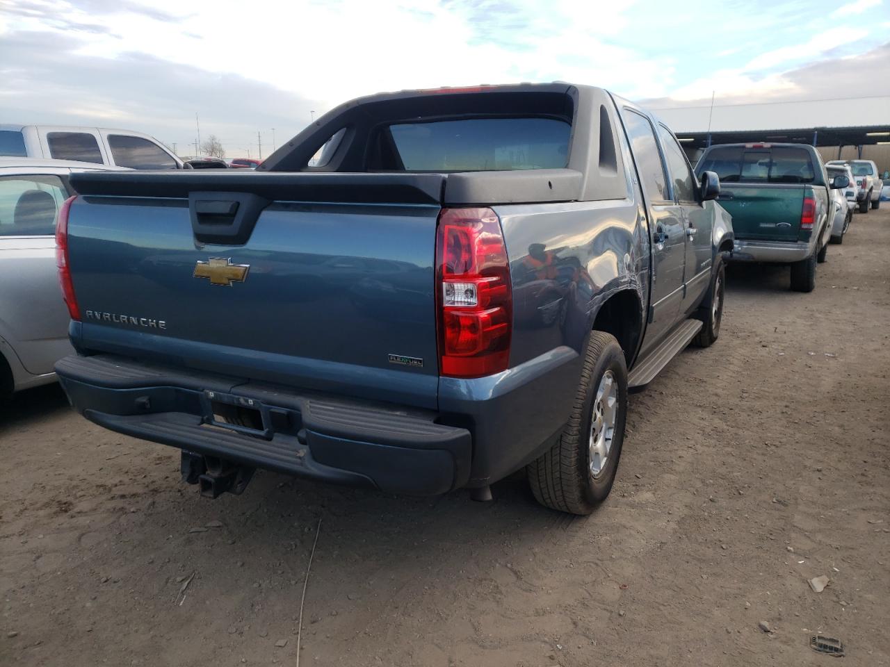 Photo 4 from auction – 2010 CHEVROLET AVALANCHE with VIN 3GNVKFE08AG139535