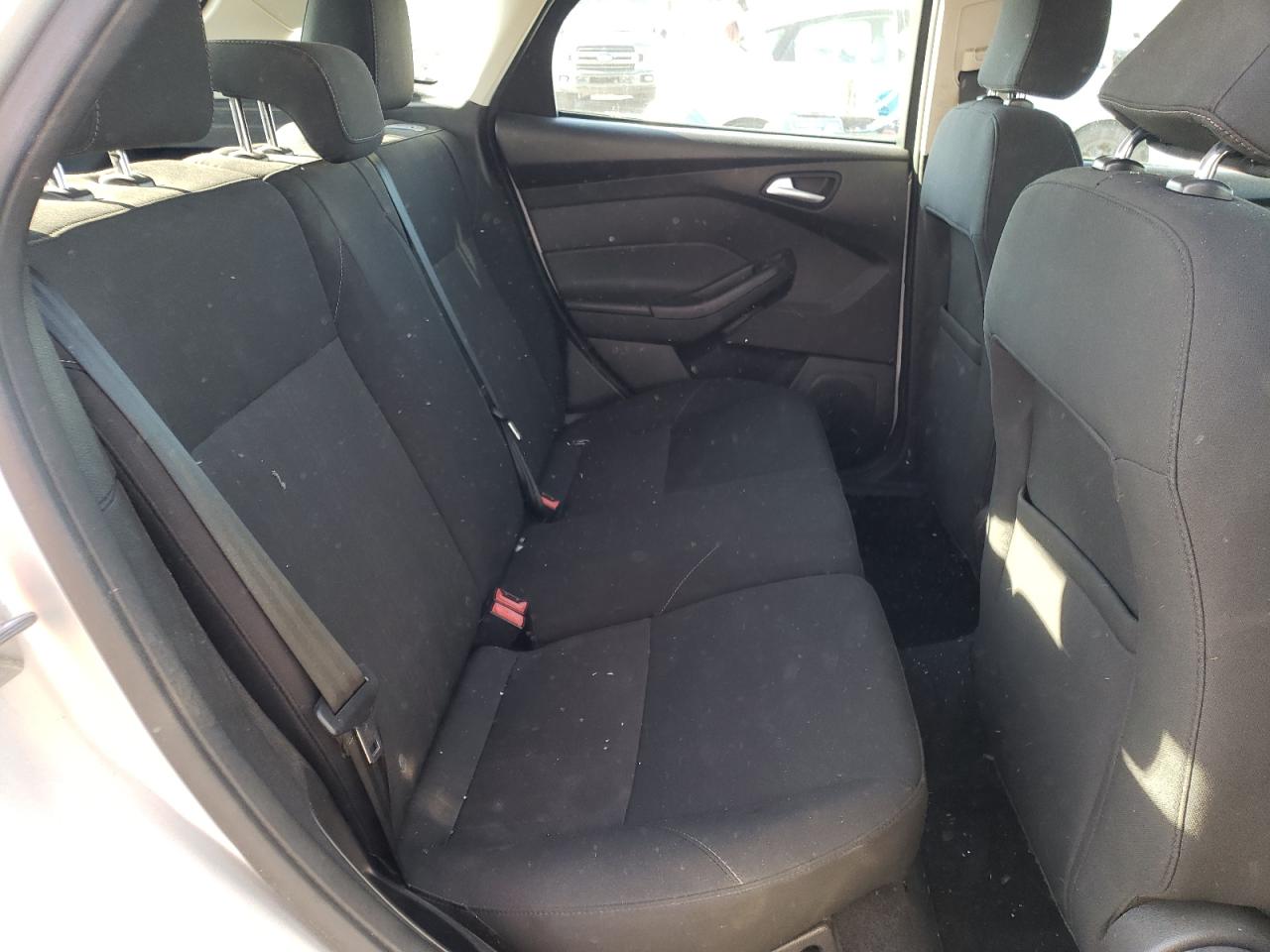 Photo 6 from auction – 2015 FORD FOCUS SE with VIN 1FADP3K26FL307618