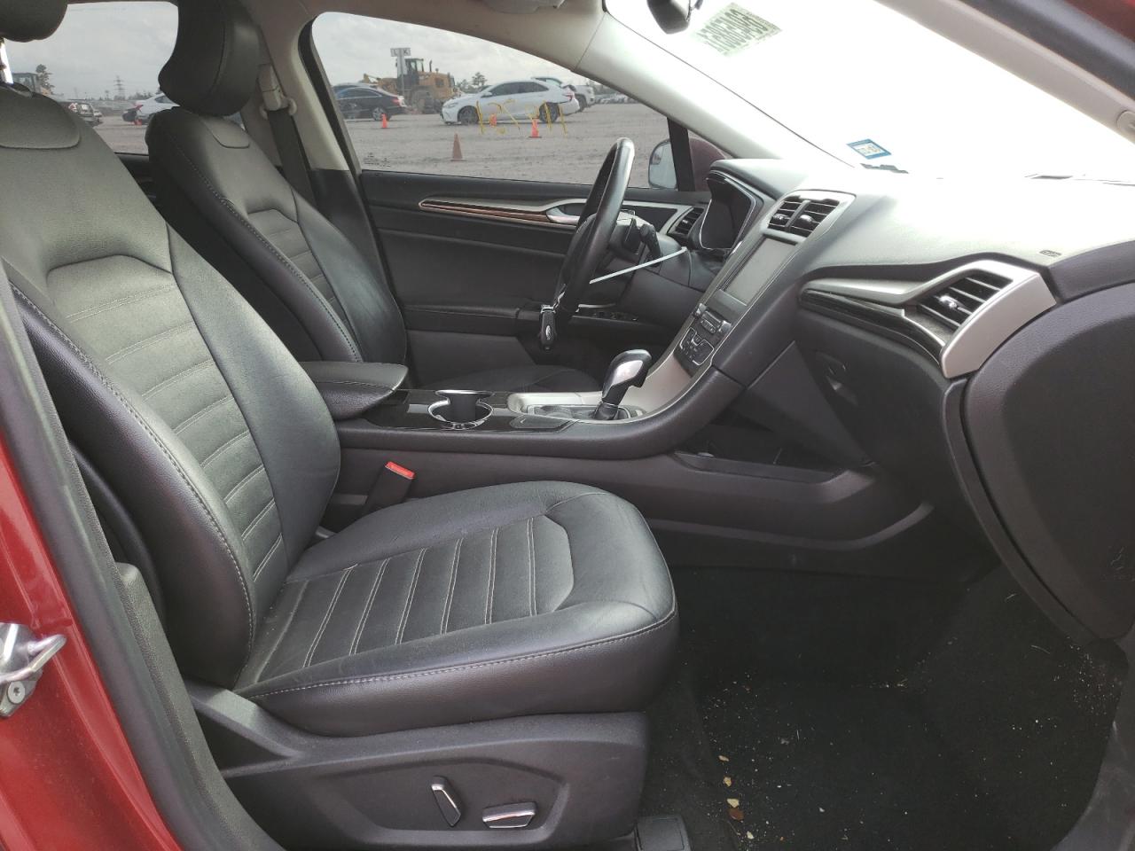 Photo 5 from auction – 2016 FORD FUSION SE with VIN 3FA6P0T93GR328402