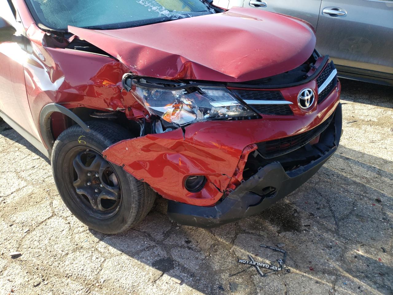Photo 9 from auction – 2015 TOYOTA RAV4 LE with VIN JTMBFREV1FJ038405
