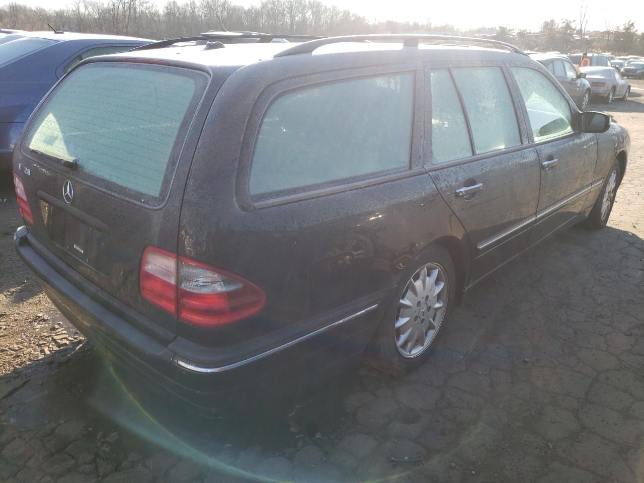 Photo 4 from auction – 2003 MERCEDES-BENZ E 320 with VIN WDBJH65J43X086876