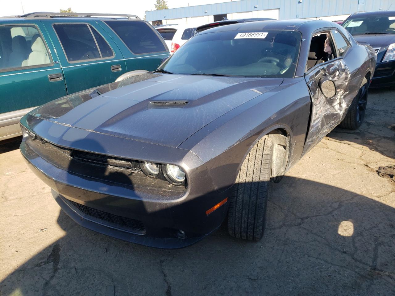 Photo 2 from auction – 2017 DODGE CHALLENGER with VIN 2C3CDZAG2HH665933