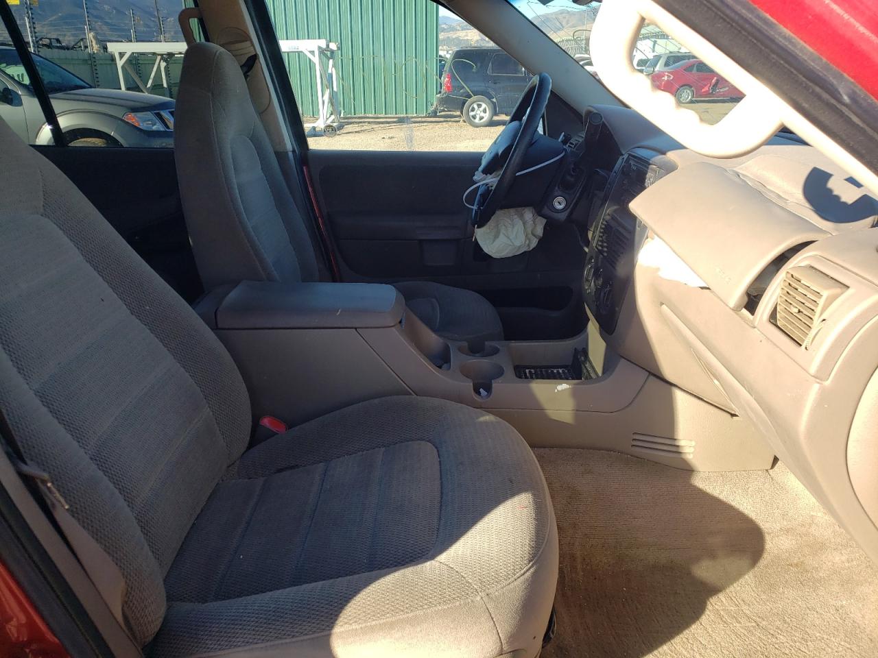 Photo 5 from auction – 2002 FORD EXPLORER X with VIN 1FMZU73W92UA41903