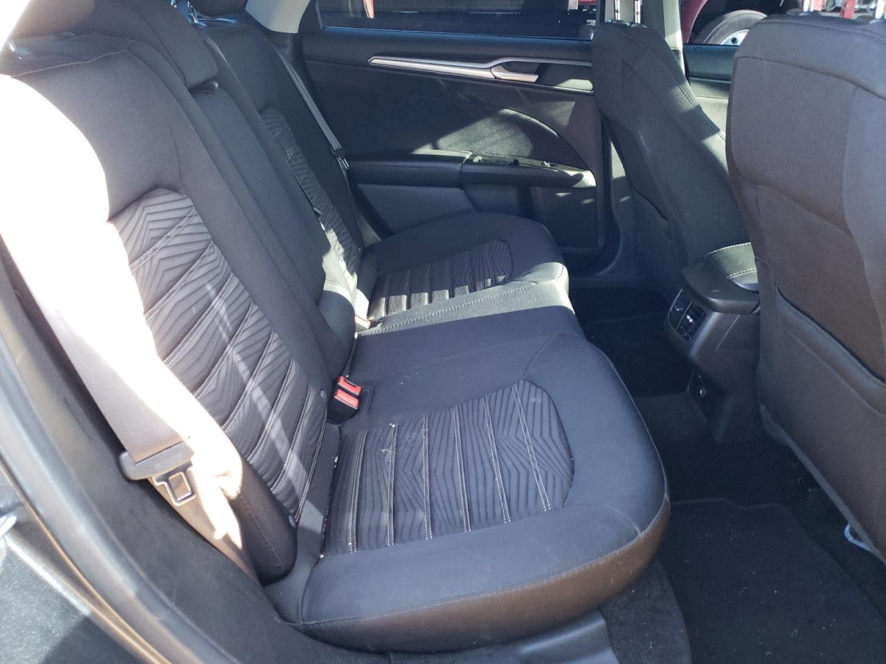 Photo 6 from auction – 2016 FORD FUSION SE with VIN 3FA6P0HD9GR308197