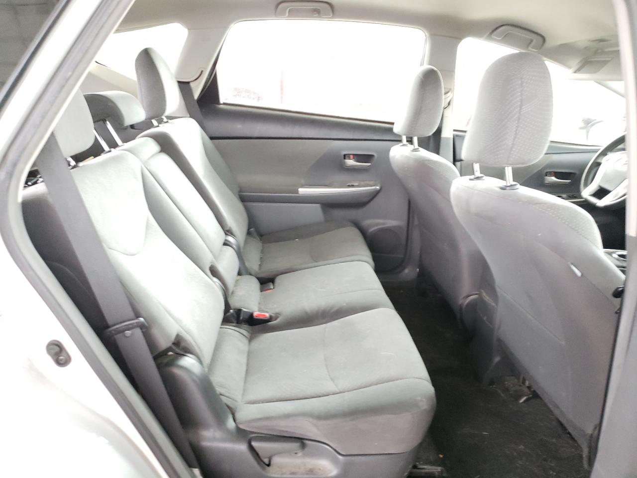 Photo 6 from auction – 2014 TOYOTA PRIUS V with VIN JTDZN3EU2EJ005708