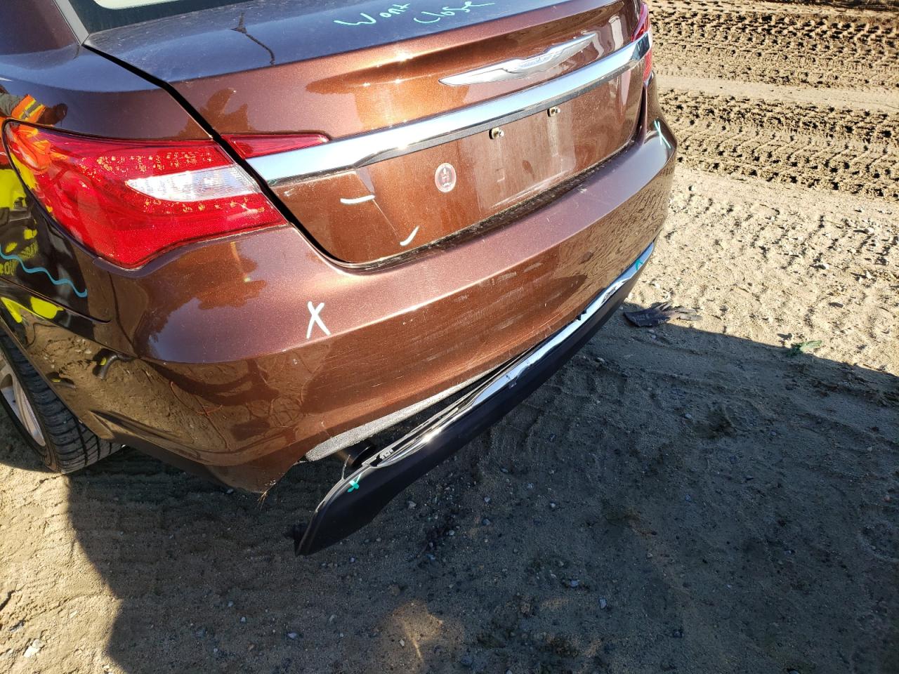 Photo 9 from auction – 2012 CHRYSLER 200 TOURIN with VIN 1C3CCBBG1CN184547