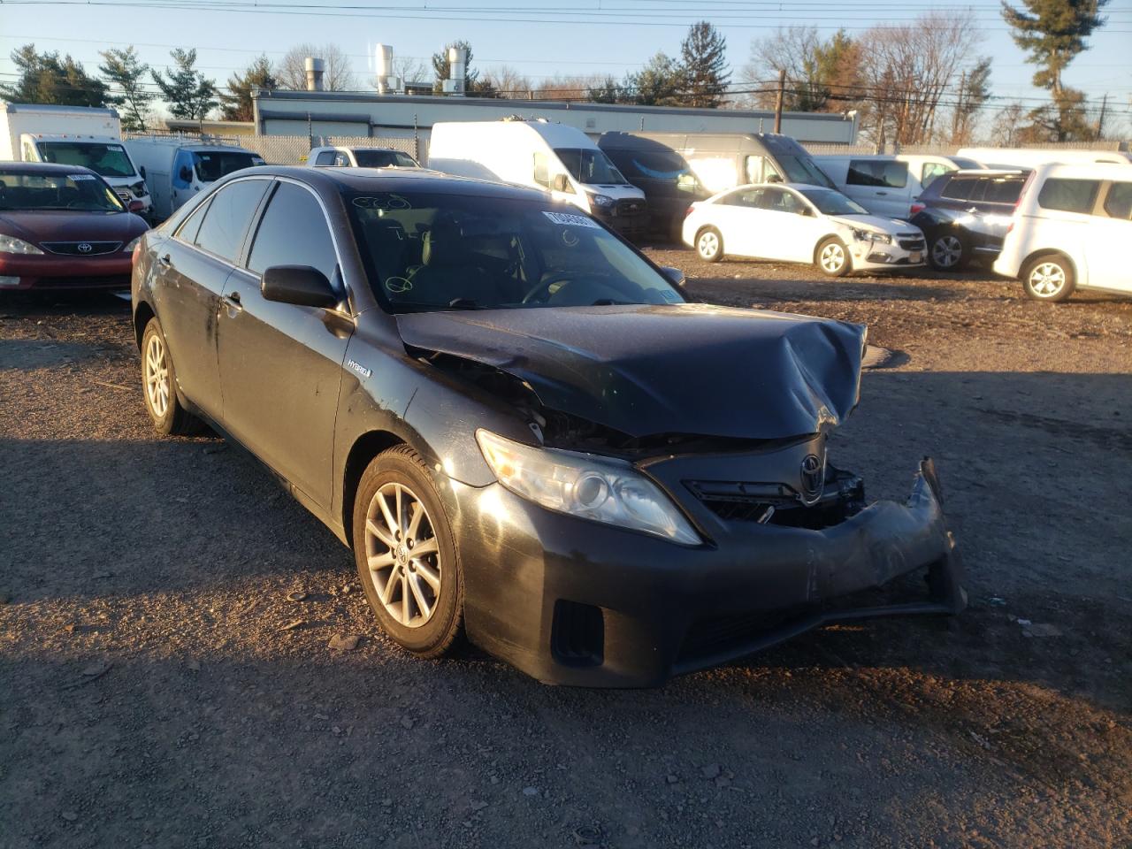 TOYOTA CAMRY HYBR 2011 with VIN 4T1BB3EK2BU130366 - Photo from auction