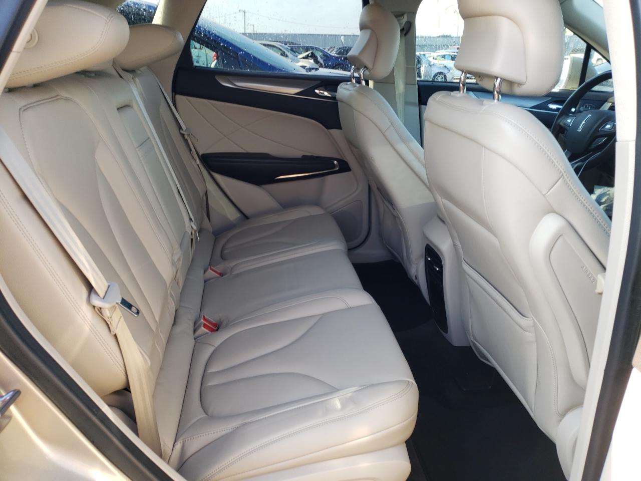 Photo 6 from auction – 2017 LINCOLN MKC PREMIE with VIN 5LMCJ1C90HUL52020