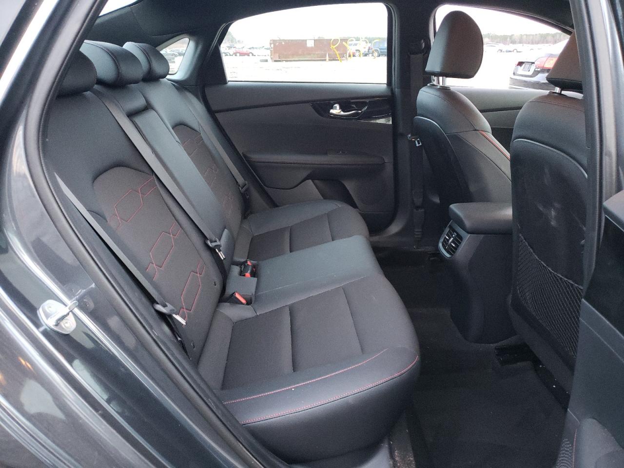 Photo 6 from auction – 2021 KIA FORTE GT with VIN 3KPF44AC5ME352406