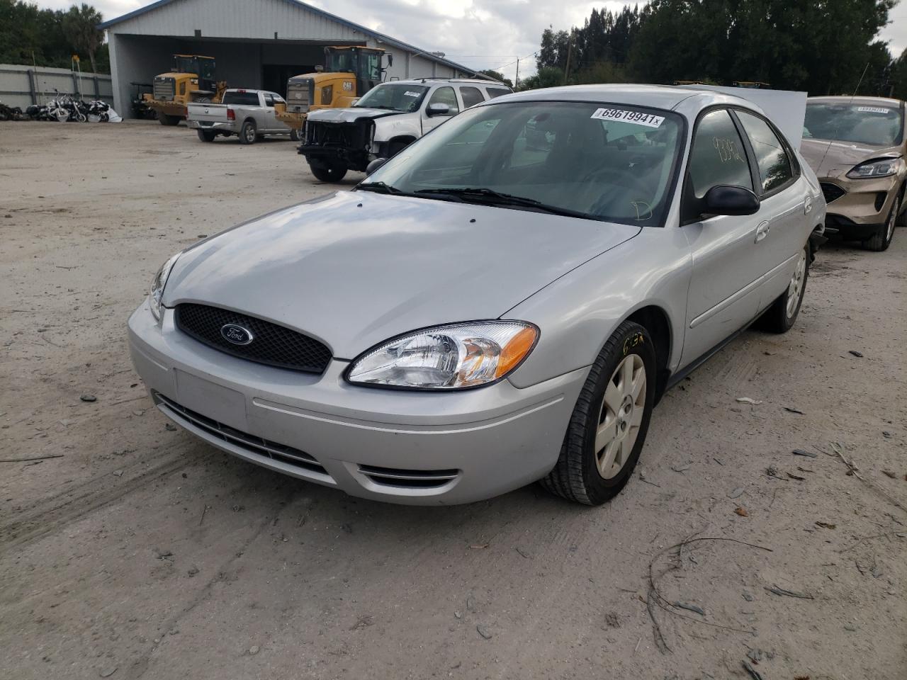 Photo 2 from auction – 2004 FORD TAURUS with VIN 1FAFP52U24A113764