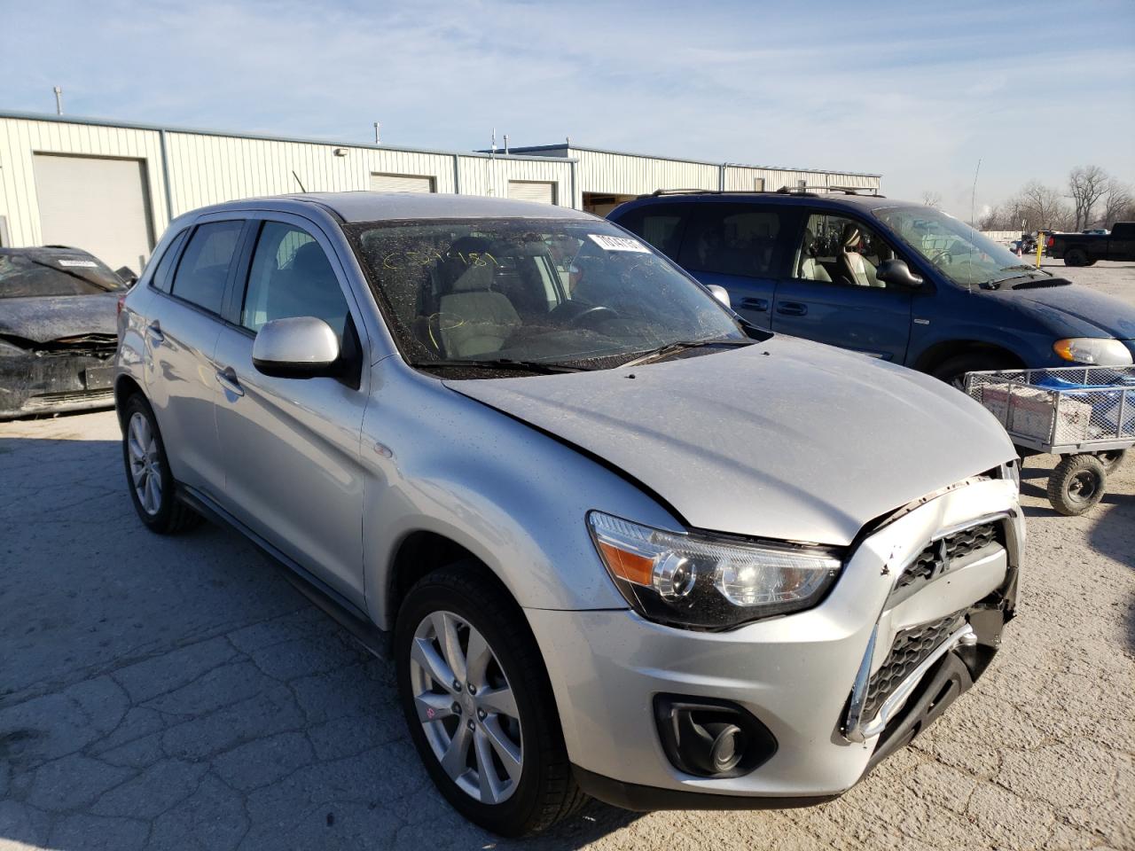 MITSUBISHI OUTLANDER 2013 مع رقم تعريف المركبة 4A4AR3AU4DE021481 - صورة من المزاد